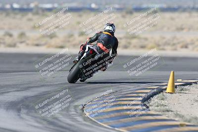 media/Dec-01-2025-Moto Forza (Mon) [[2daa91e15f]]/1-Advanced Group/Session 2 Turn 11 Backside/